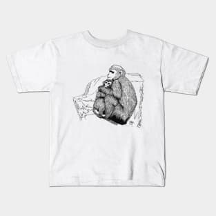 MUMMY PRIMATE CUDDLING BABY Kids T-Shirt